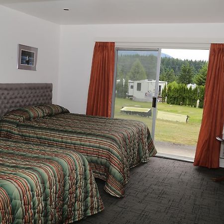 Timberlodge Rv & Campground Port Alberni Bagian luar foto