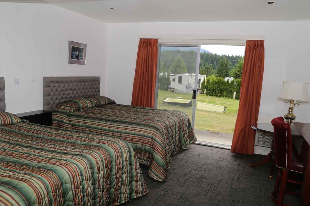 Timberlodge Rv & Campground Port Alberni Bagian luar foto