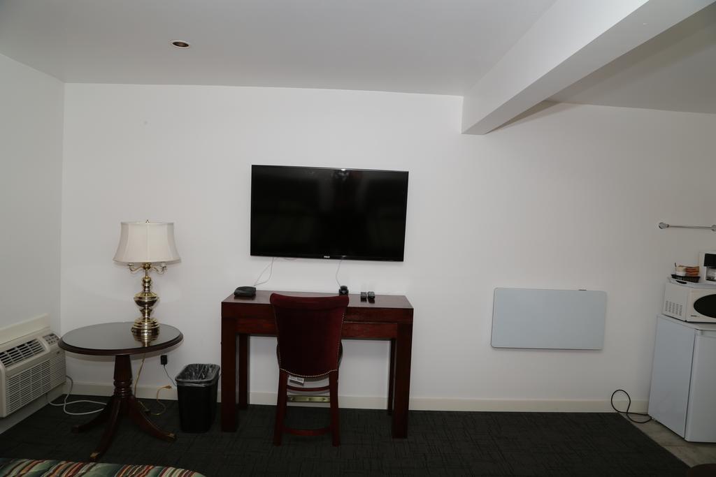Timberlodge Rv & Campground Port Alberni Bagian luar foto