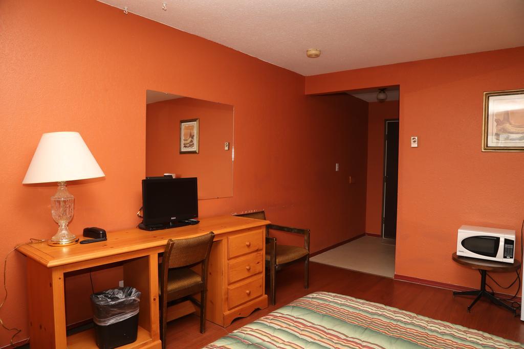 Timberlodge Rv & Campground Port Alberni Bagian luar foto