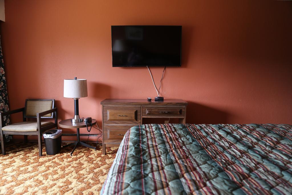 Timberlodge Rv & Campground Port Alberni Bagian luar foto